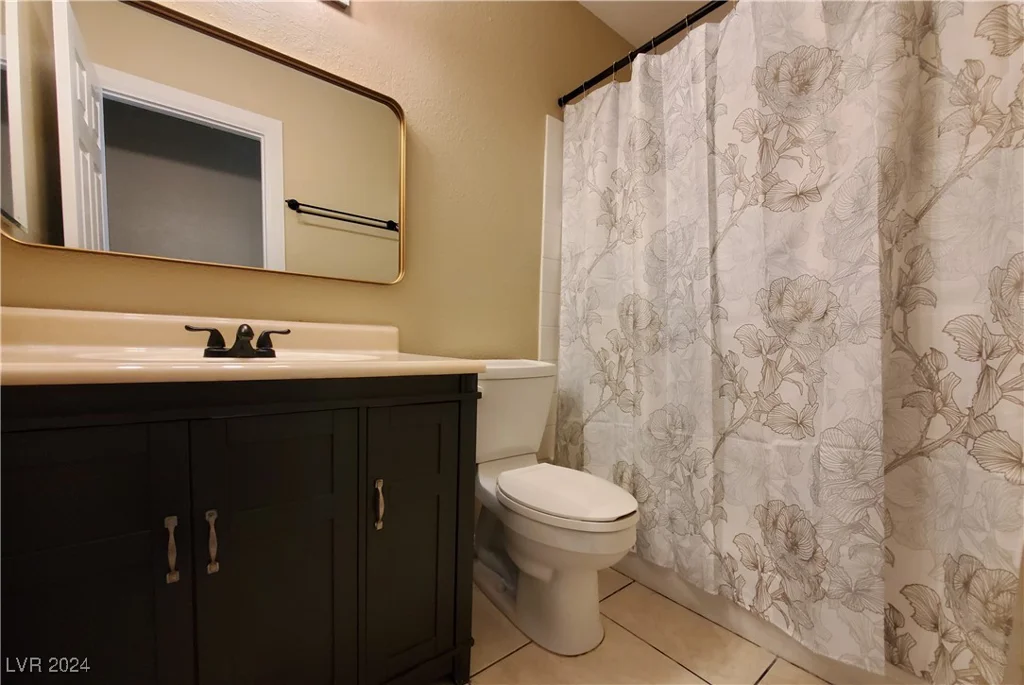 6524 Ouida, Las Vegas, NV 89108