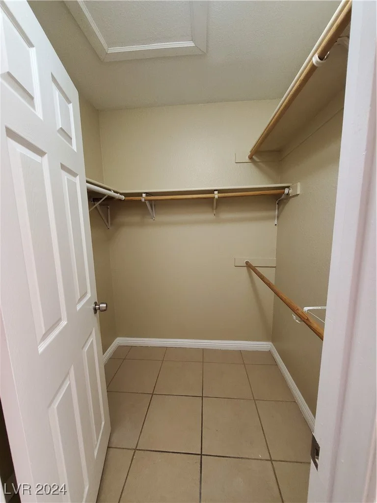 6524 Ouida, Las Vegas, NV 89108