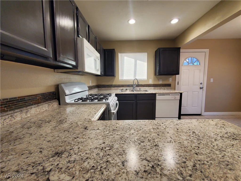 6524 Ouida, Las Vegas, NV 89108