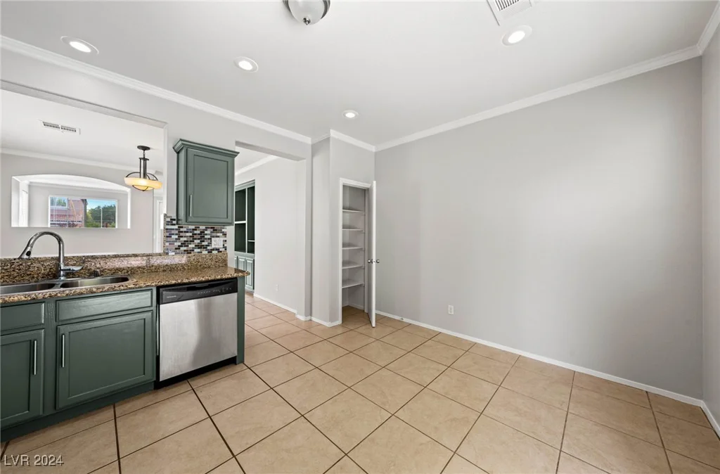 10372 SANTA CRESTA, Las Vegas, NV 89129