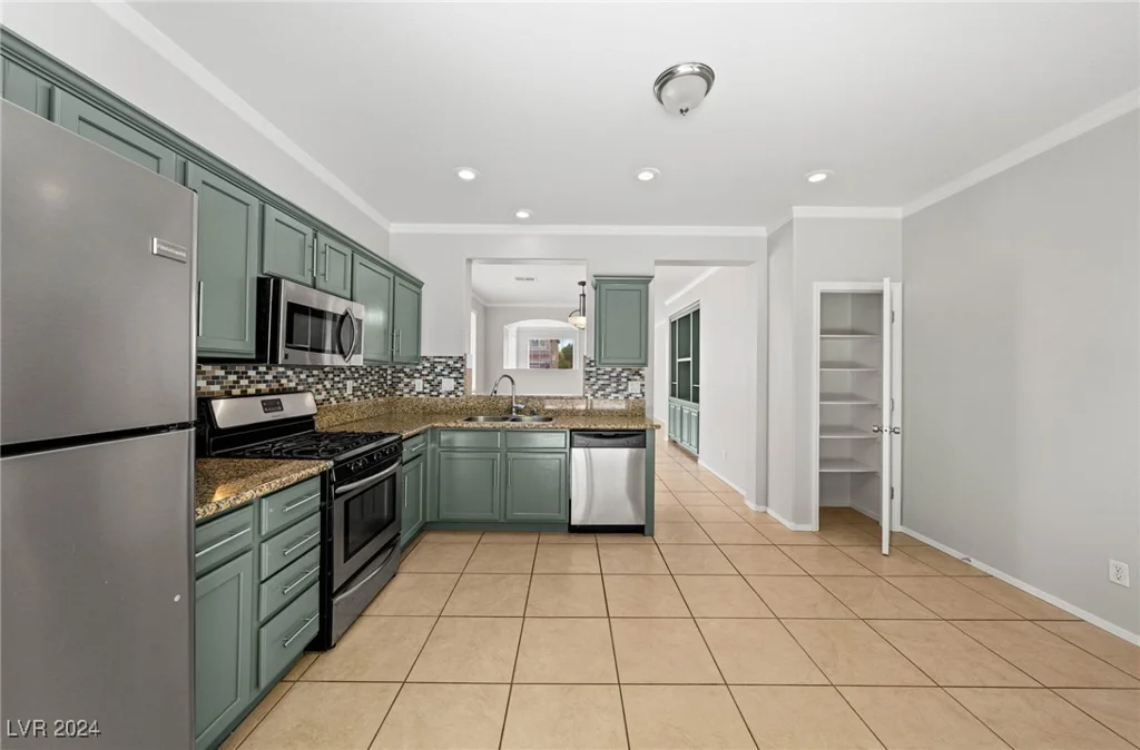 10372 SANTA CRESTA, Las Vegas, NV 89129