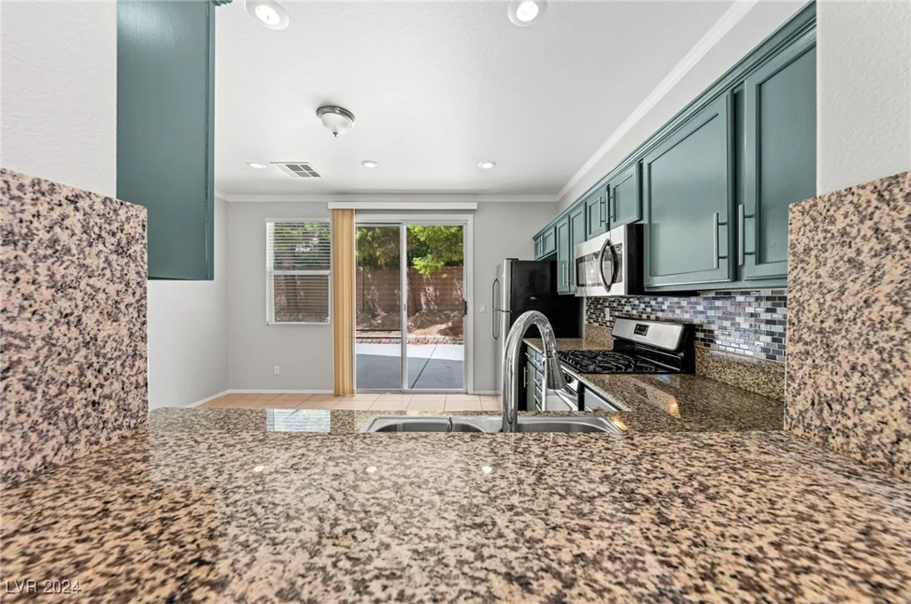 10372 SANTA CRESTA, Las Vegas, NV 89129