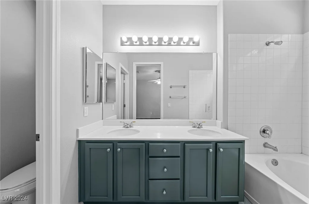 10372 SANTA CRESTA, Las Vegas, NV 89129