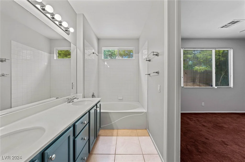 10372 SANTA CRESTA, Las Vegas, NV 89129