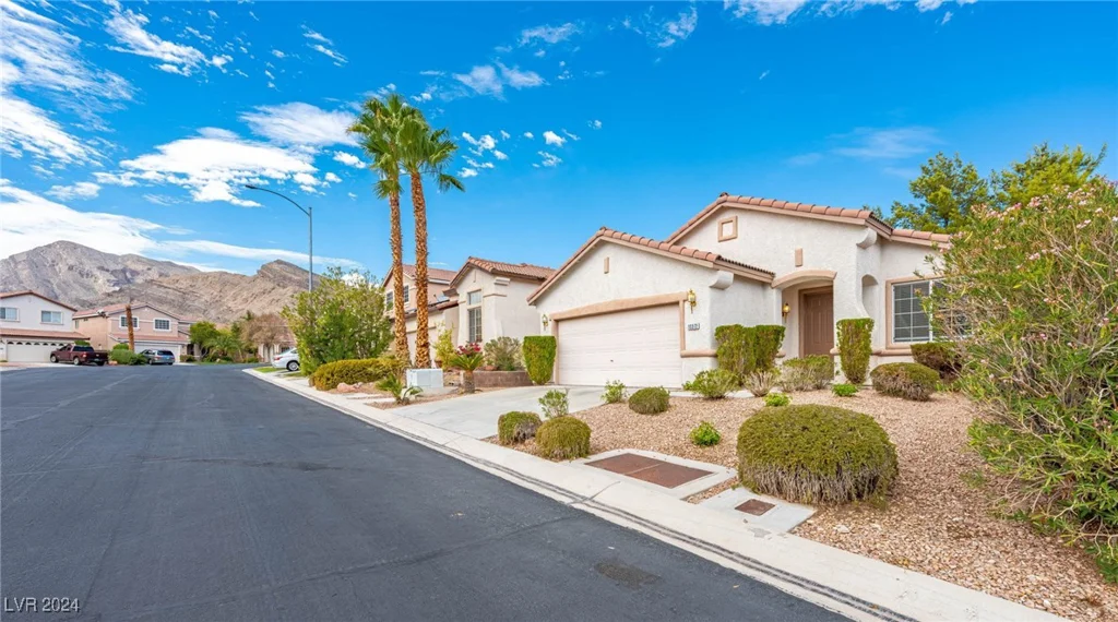10372 SANTA CRESTA, Las Vegas, NV 89129