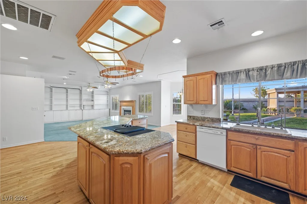 6460 Spanish Garden, Las Vegas, NV 89110