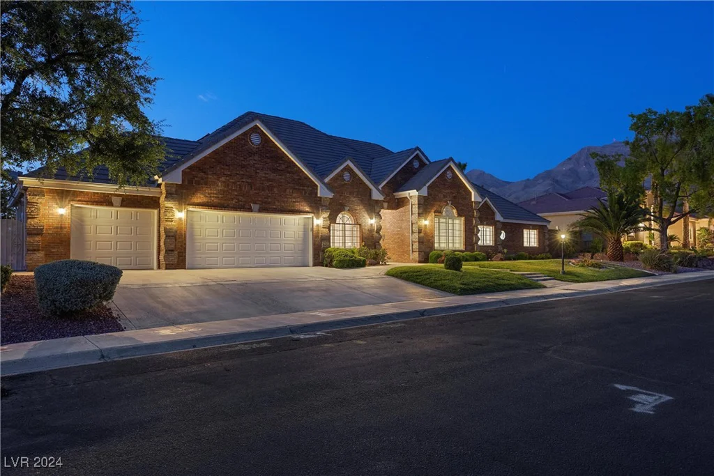 6460 Spanish Garden, Las Vegas, NV 89110