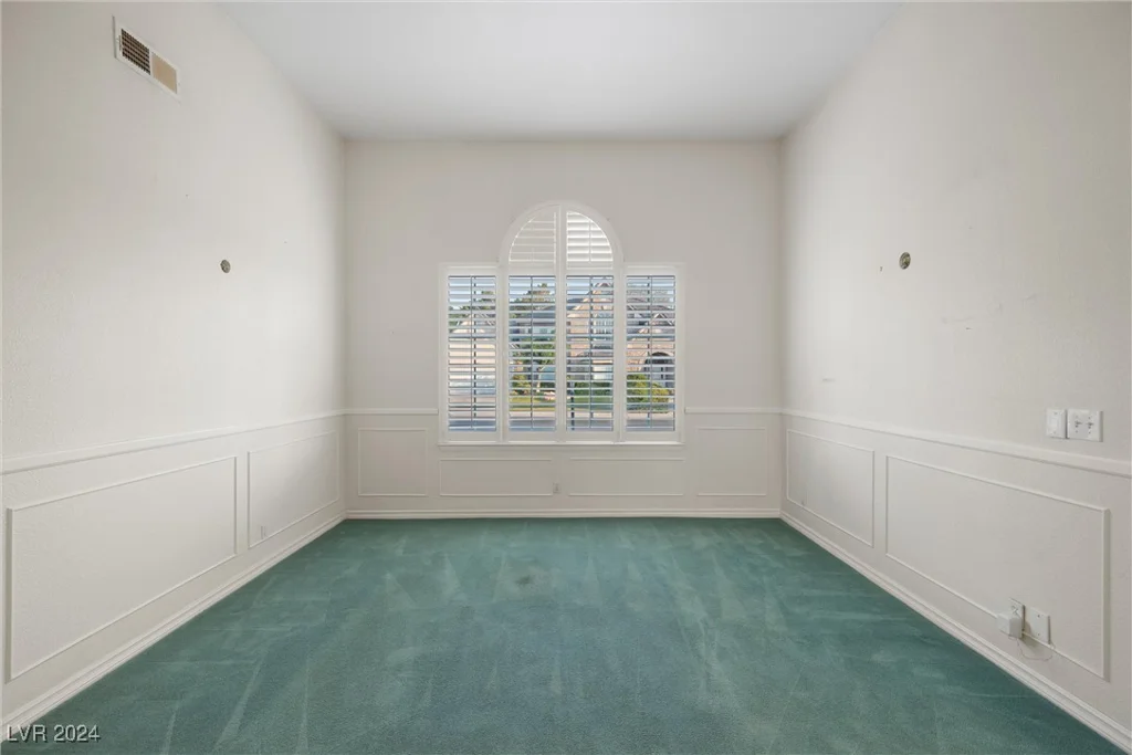 6460 Spanish Garden, Las Vegas, NV 89110
