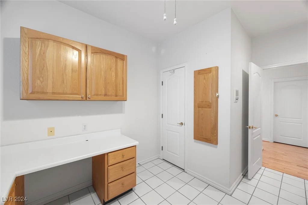 6460 Spanish Garden, Las Vegas, NV 89110