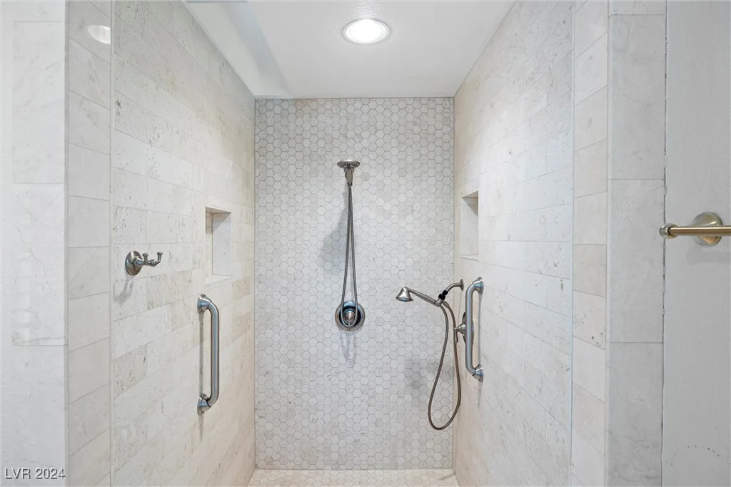 6460 Spanish Garden, Las Vegas, NV 89110