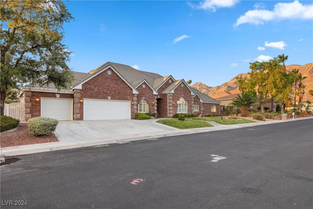 6460 Spanish Garden, Las Vegas, NV 89110