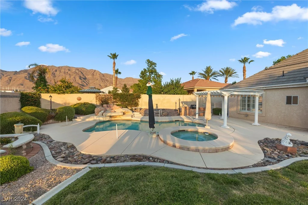 6460 Spanish Garden, Las Vegas, NV 89110