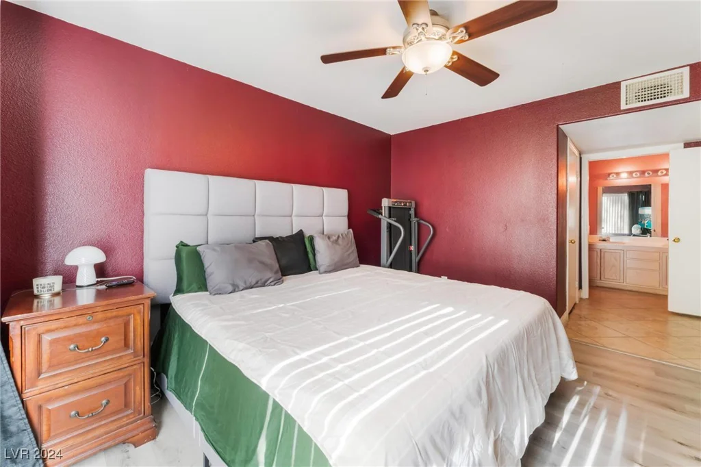 5114 Mandalay Springs, Las Vegas, NV 89120