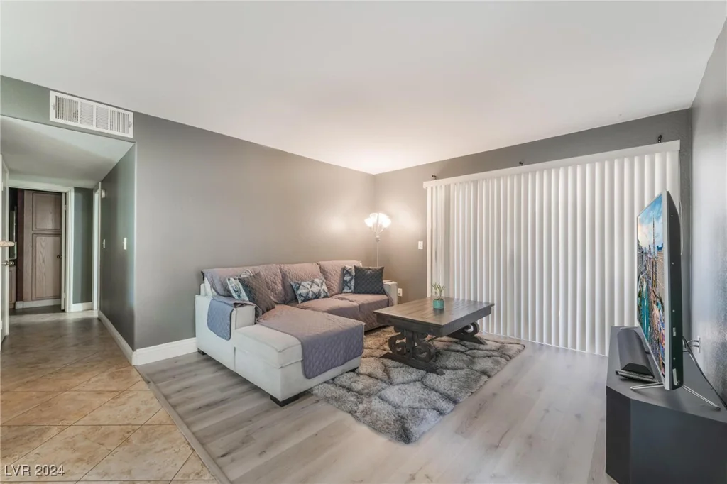 5114 Mandalay Springs, Las Vegas, NV 89120
