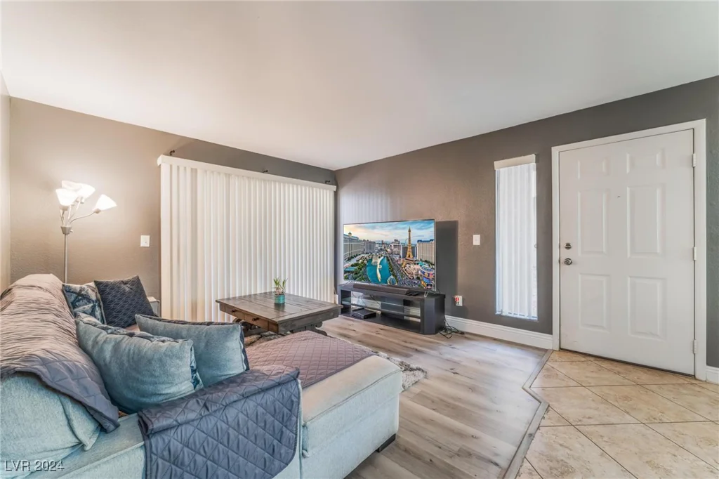 5114 Mandalay Springs, Las Vegas, NV 89120