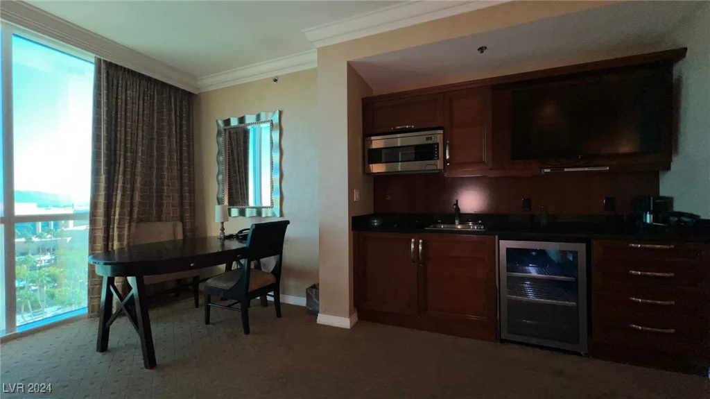 145 HARMON, Las Vegas, NV 89109