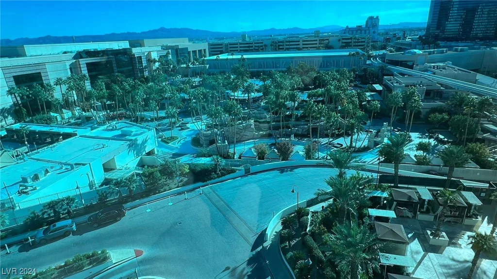145 HARMON, Las Vegas, NV 89109
