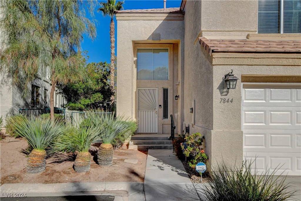 7844 Bluewater, Las Vegas, NV 89128
