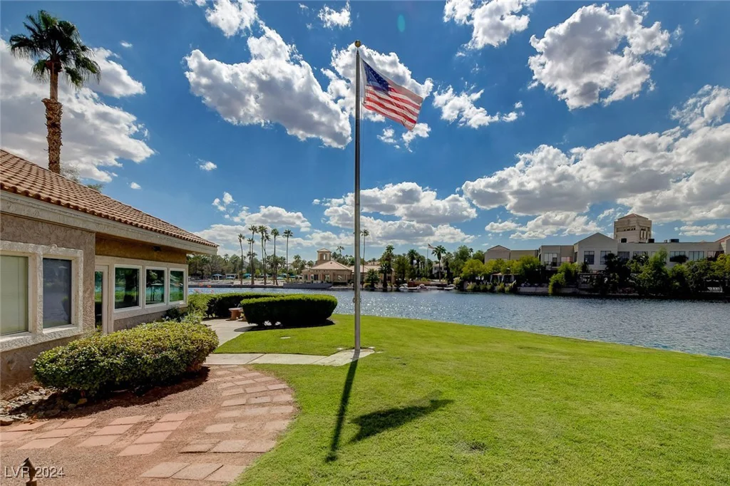 7844 Bluewater, Las Vegas, NV 89128