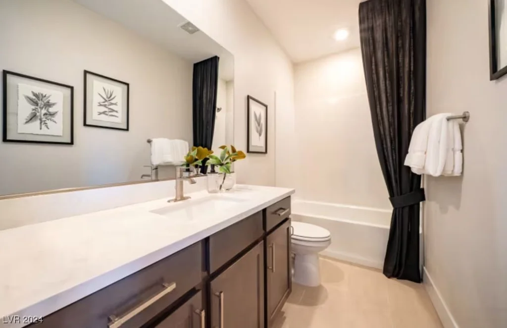 2545 Monolith, Las Vegas, NV 89138
