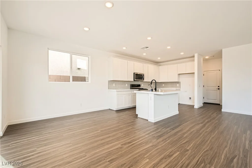 9881 Lost Horse, Las Vegas, NV 89178