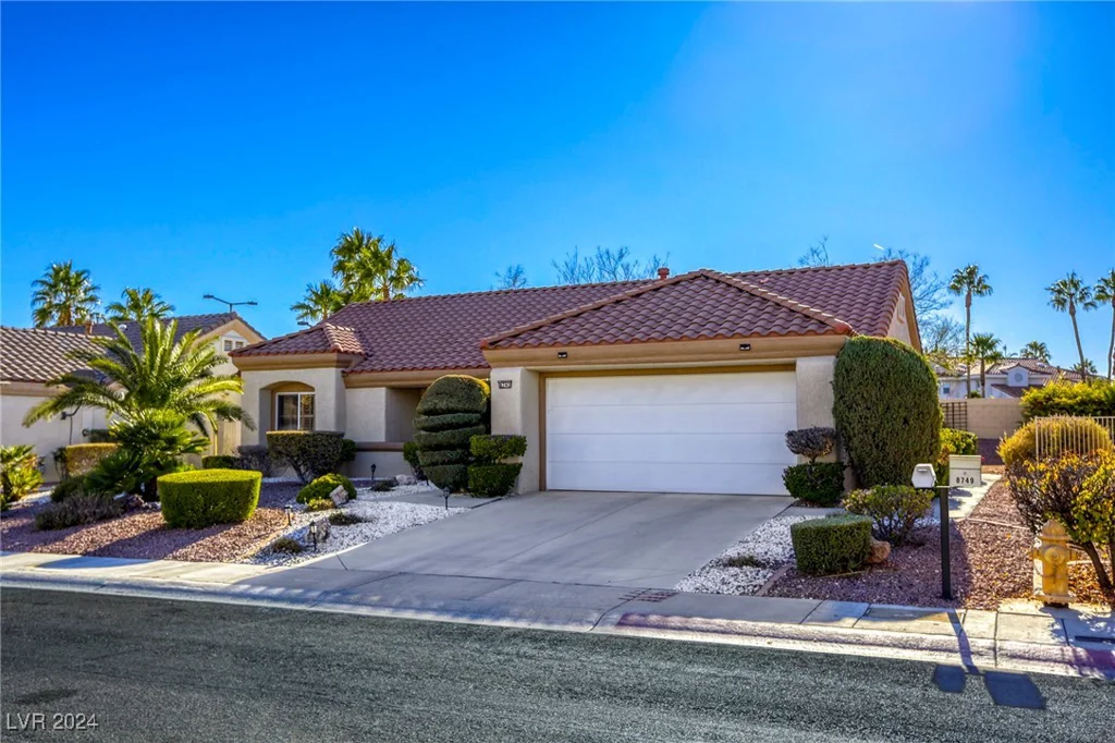 8745 Smokey, Las Vegas, NV 89134