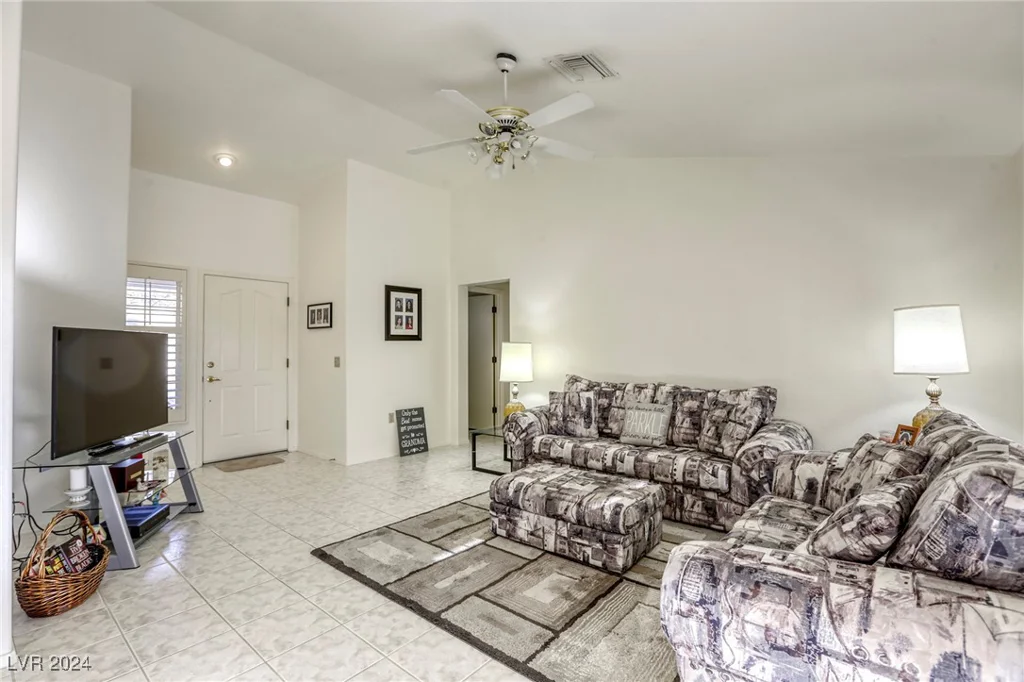 8745 Smokey, Las Vegas, NV 89134