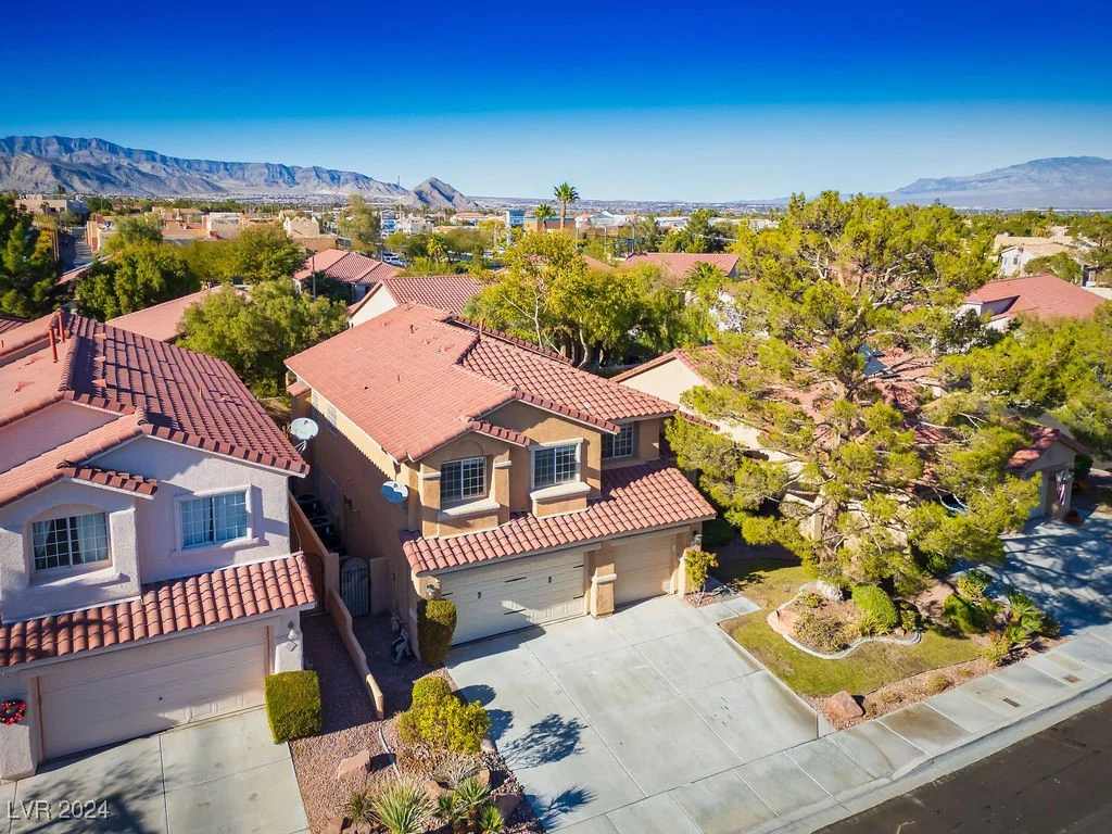 2033 Sedona Creek, Las Vegas, NV 89128