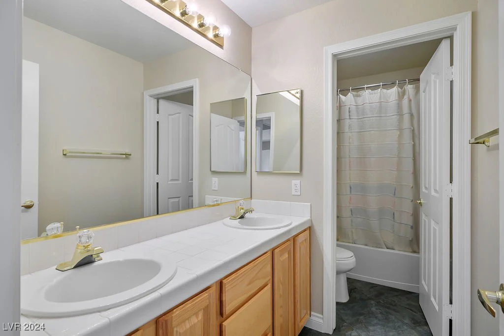 2033 Sedona Creek, Las Vegas, NV 89128