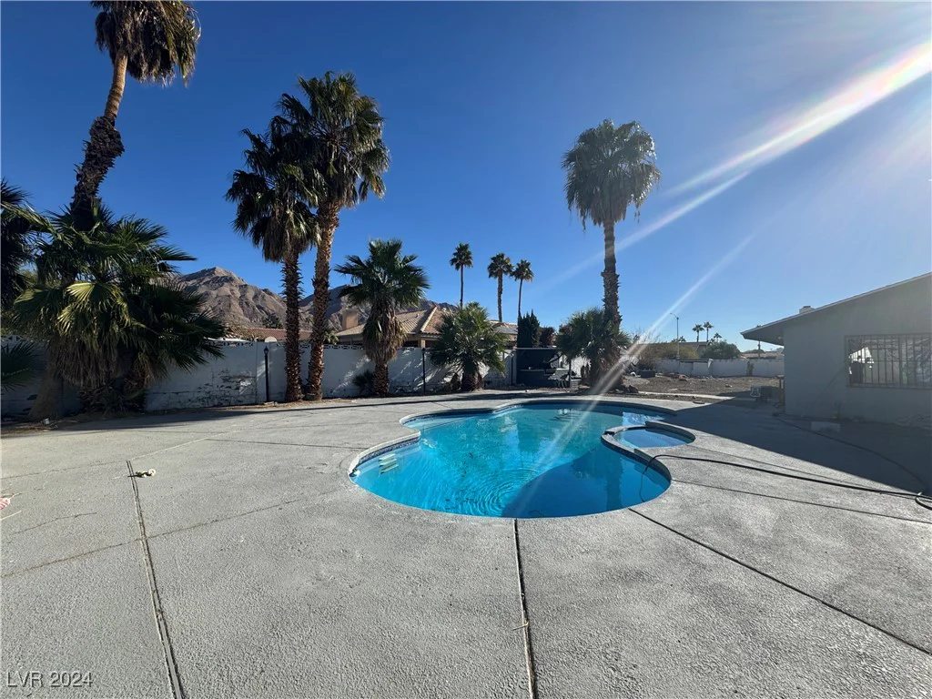 6510 Viewpoint, Las Vegas, NV 89156