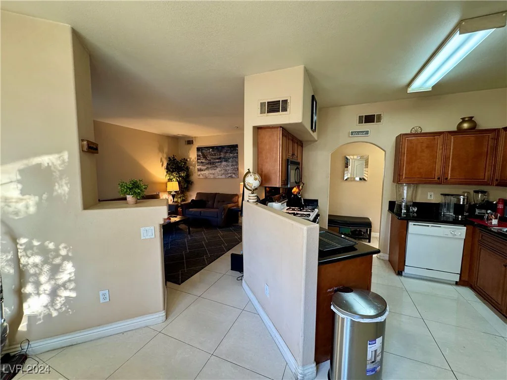 5525 Flamingo, Las Vegas, NV 89103