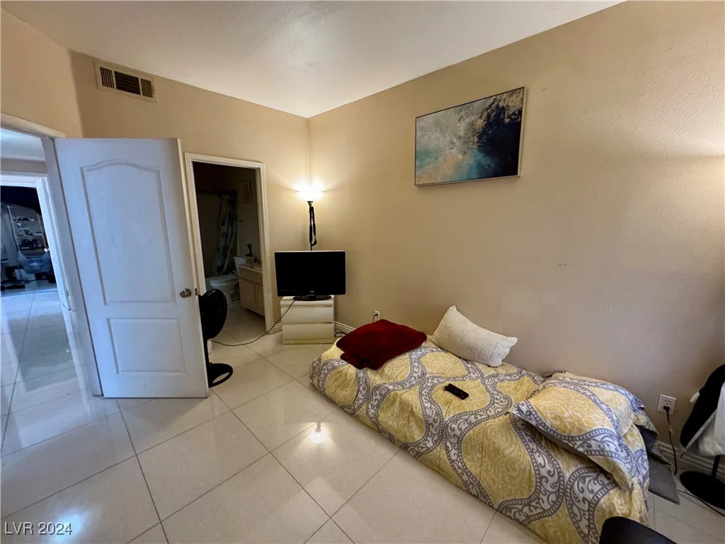 5525 Flamingo, Las Vegas, NV 89103