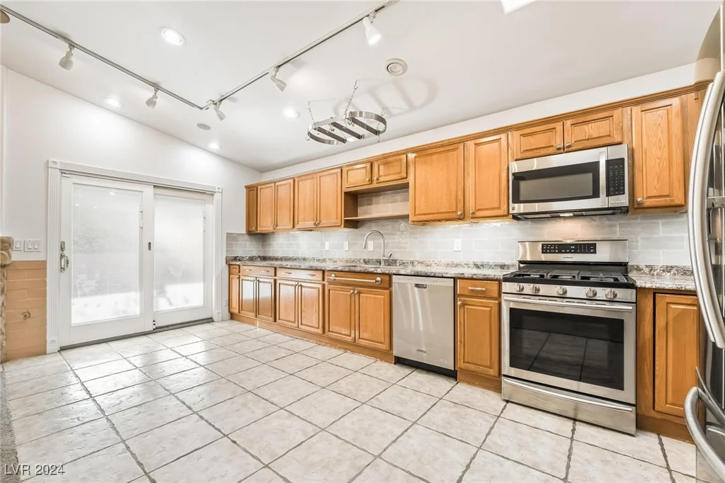 923 Highland Trails, Henderson, NV 89015
