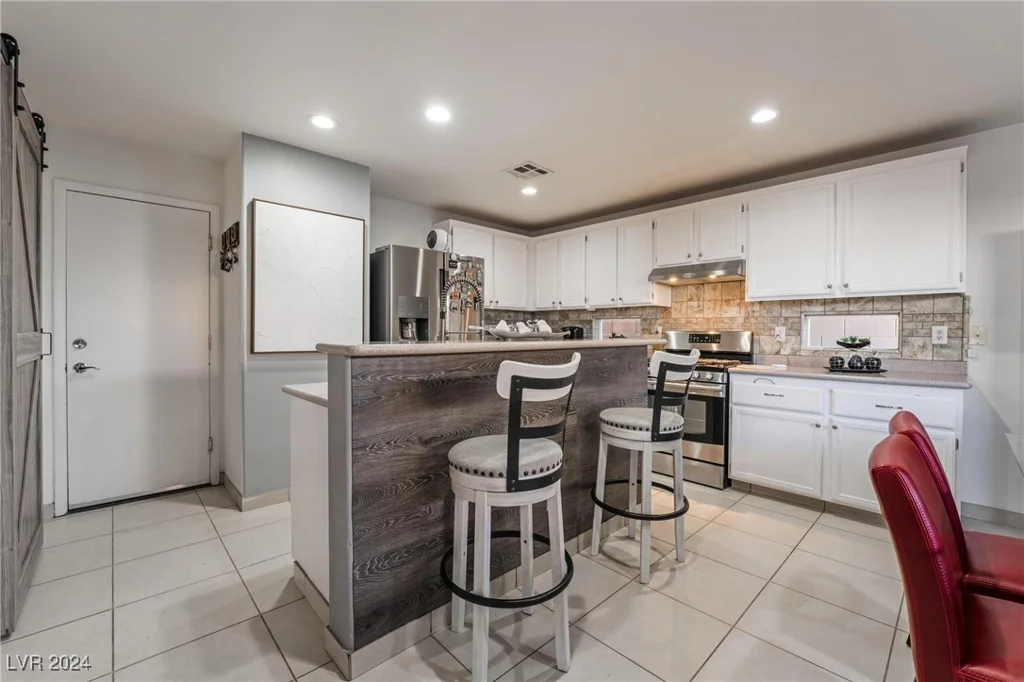 409 Dairy Creek, Las Vegas, NV 89183