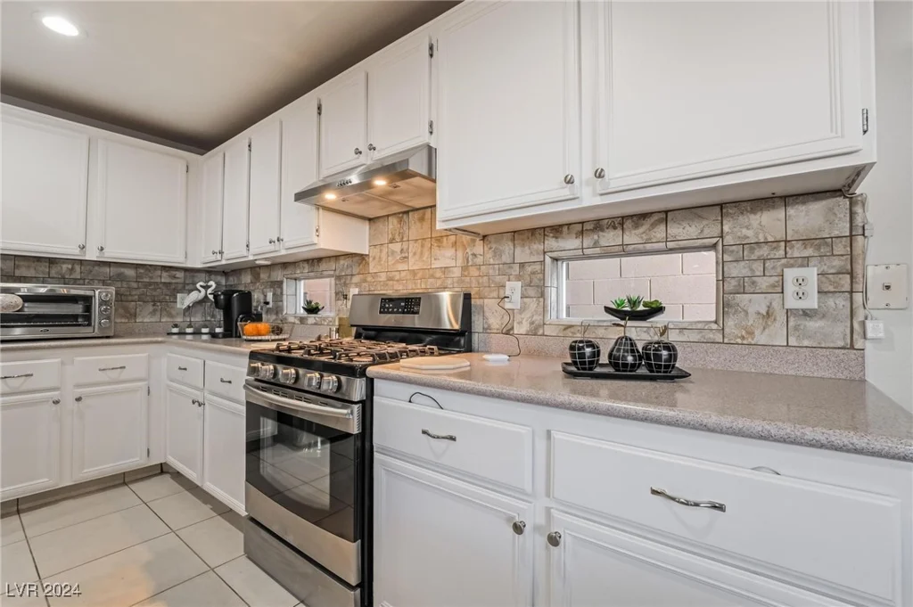 409 Dairy Creek, Las Vegas, NV 89183