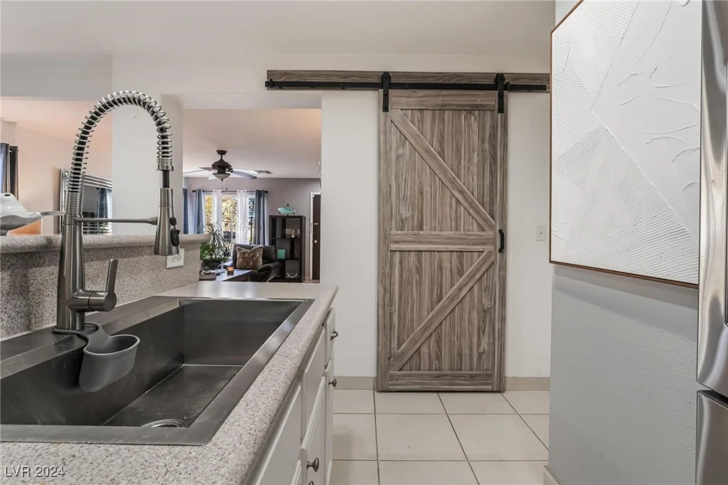 409 Dairy Creek, Las Vegas, NV 89183