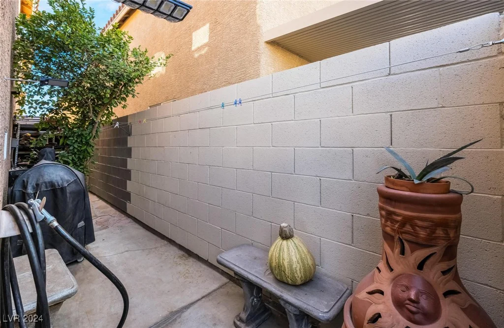 409 Dairy Creek, Las Vegas, NV 89183