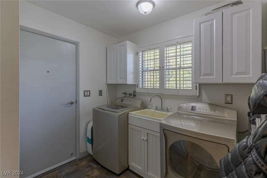 3850 Pacific, Las Vegas, NV 89121