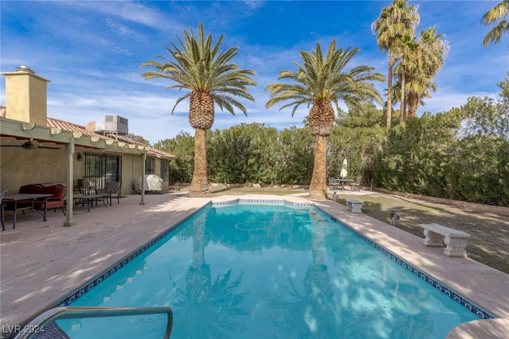 3850 Pacific, Las Vegas, NV 89121