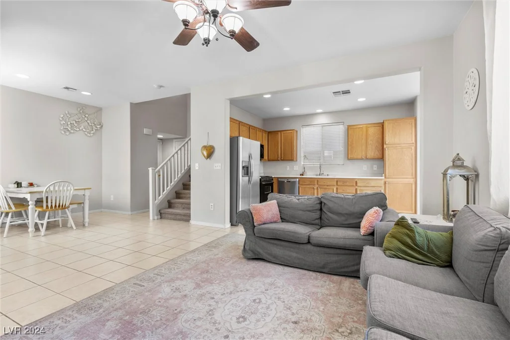 9532 Parker Springs, Las Vegas, NV 89166