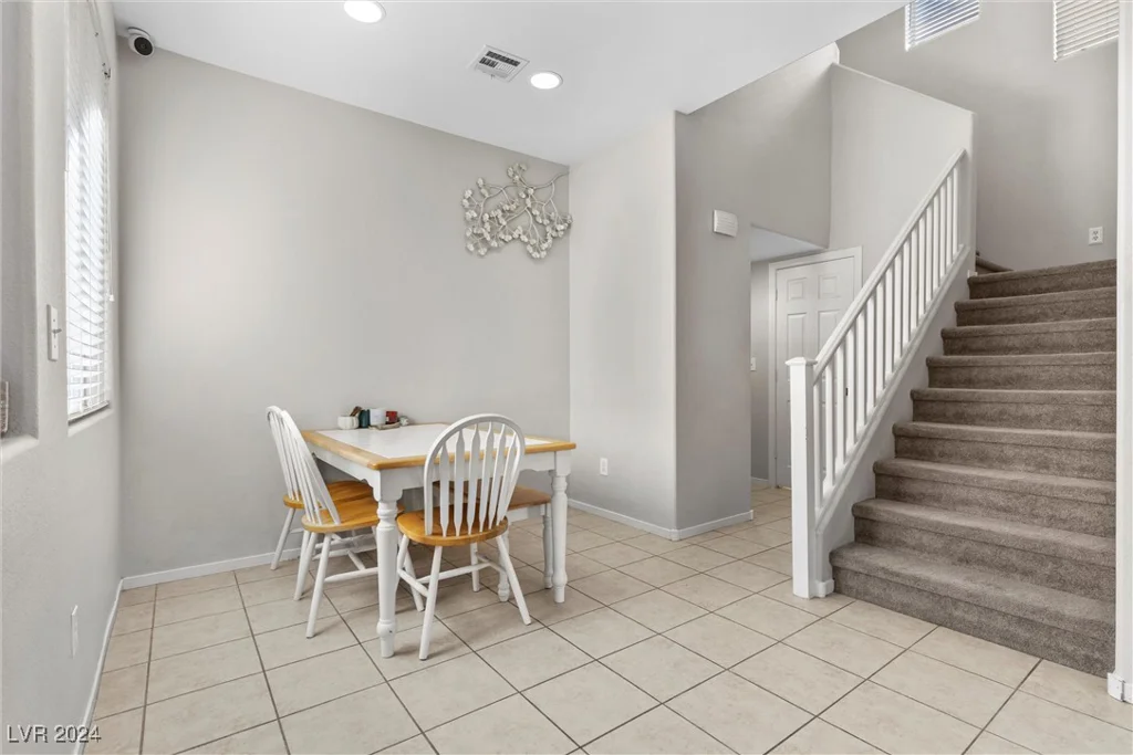 9532 Parker Springs, Las Vegas, NV 89166