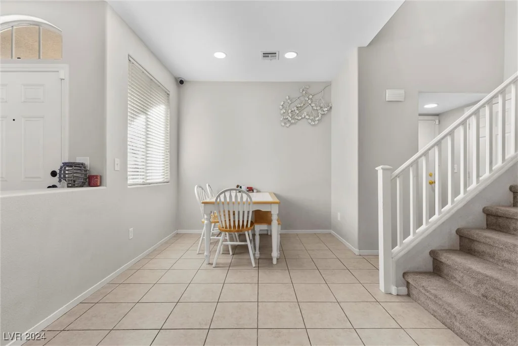 9532 Parker Springs, Las Vegas, NV 89166