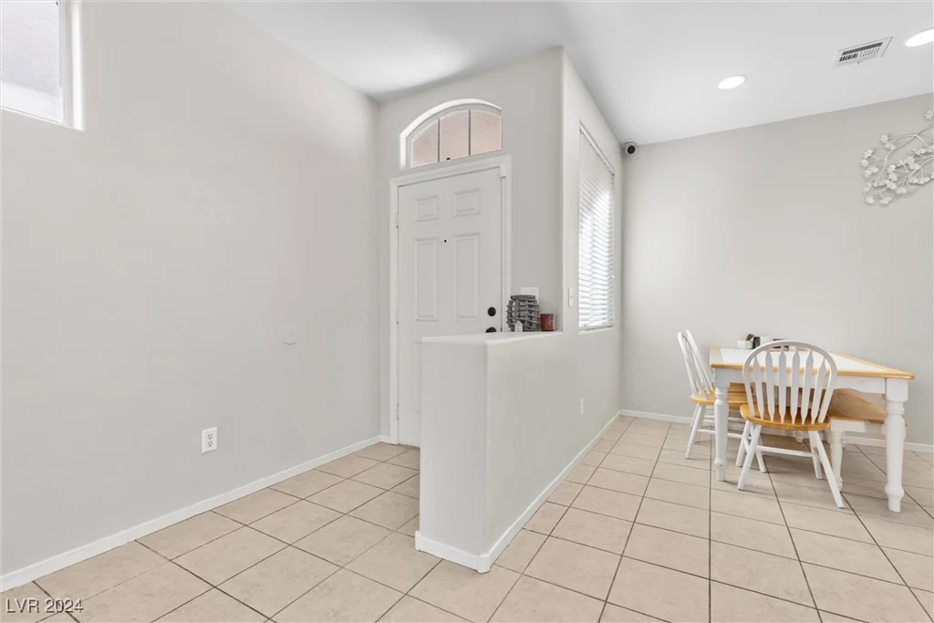 9532 Parker Springs, Las Vegas, NV 89166