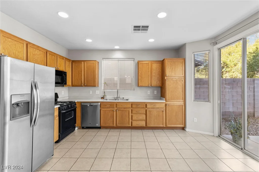 9532 Parker Springs, Las Vegas, NV 89166