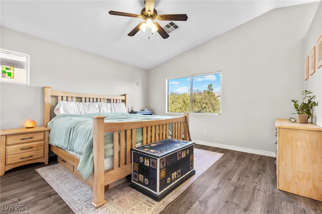 9532 Parker Springs, Las Vegas, NV 89166