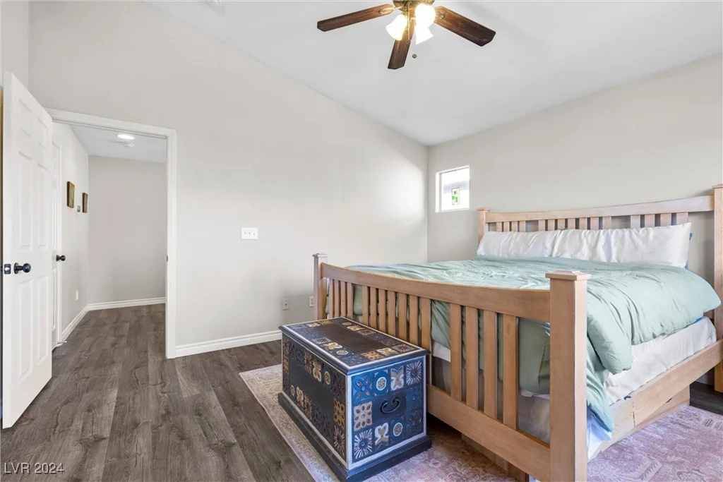 9532 Parker Springs, Las Vegas, NV 89166