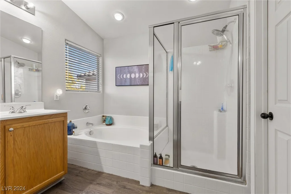 9532 Parker Springs, Las Vegas, NV 89166