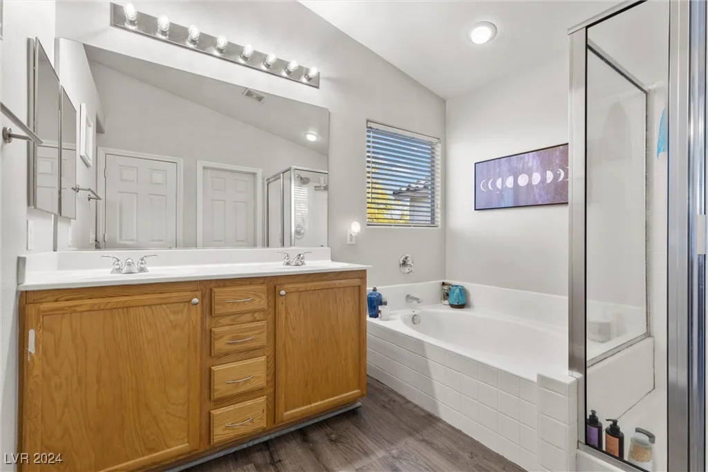 9532 Parker Springs, Las Vegas, NV 89166