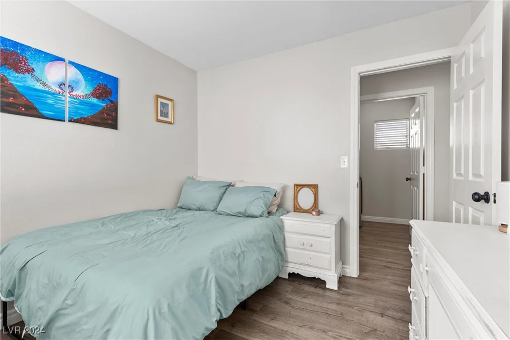 9532 Parker Springs, Las Vegas, NV 89166