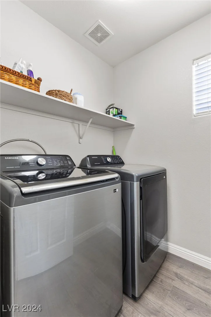 9532 Parker Springs, Las Vegas, NV 89166